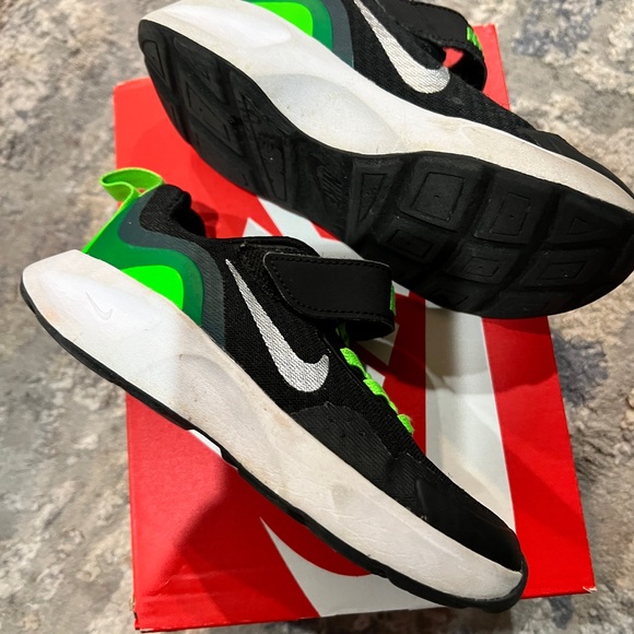 Nike WEARALLDAY (PS) Black and bright green sneakers Size 10.5 toddler - Picture 3 of 3